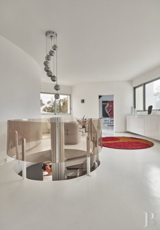 An architect-designed villa built in the 1970s near Arles, in Bouches-du-Rhône - photo  n°10